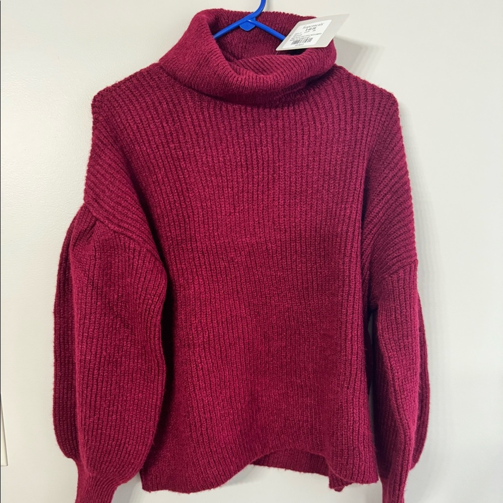 Women’s Medium Francesca Sweater- new!